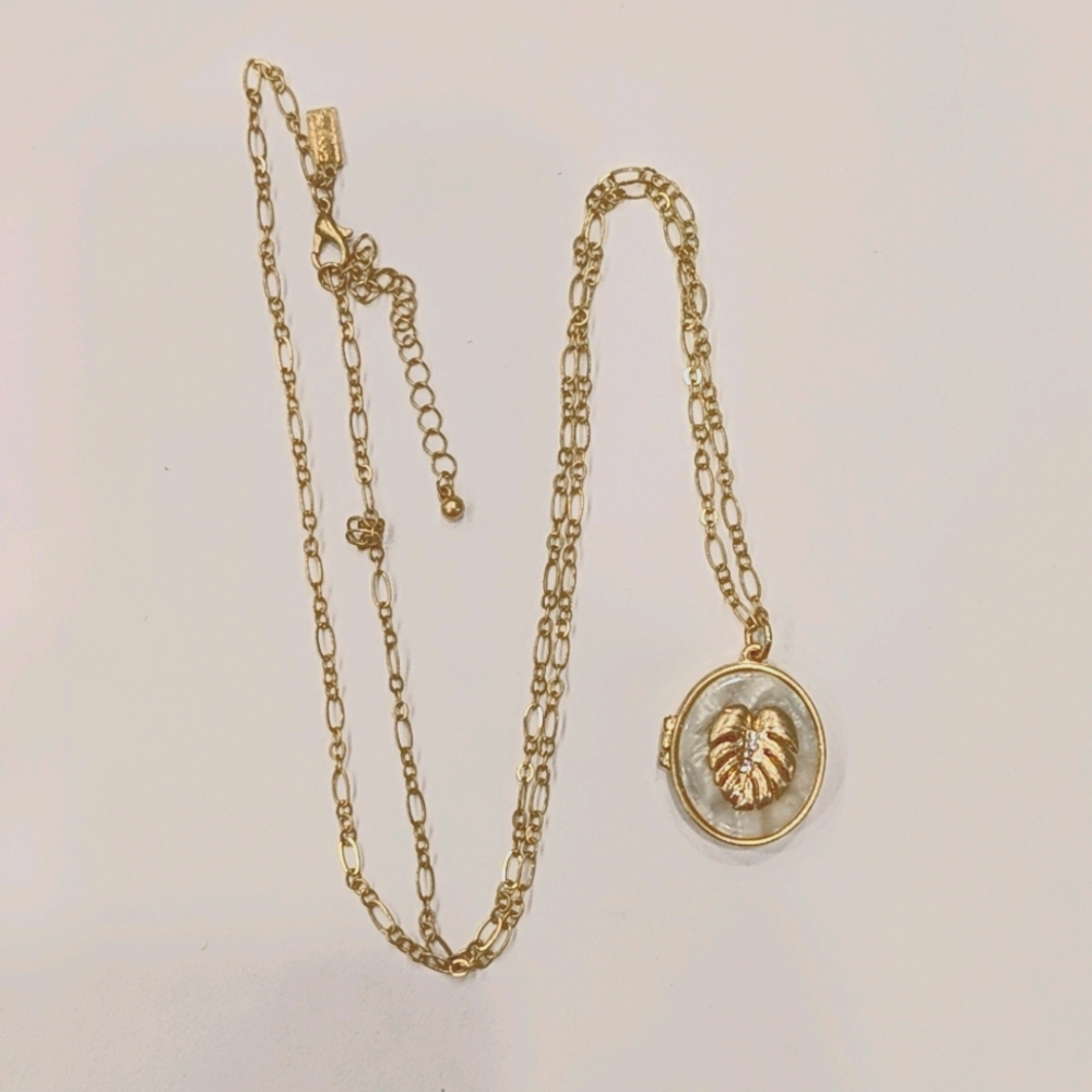 Canvas Pendant Necklace